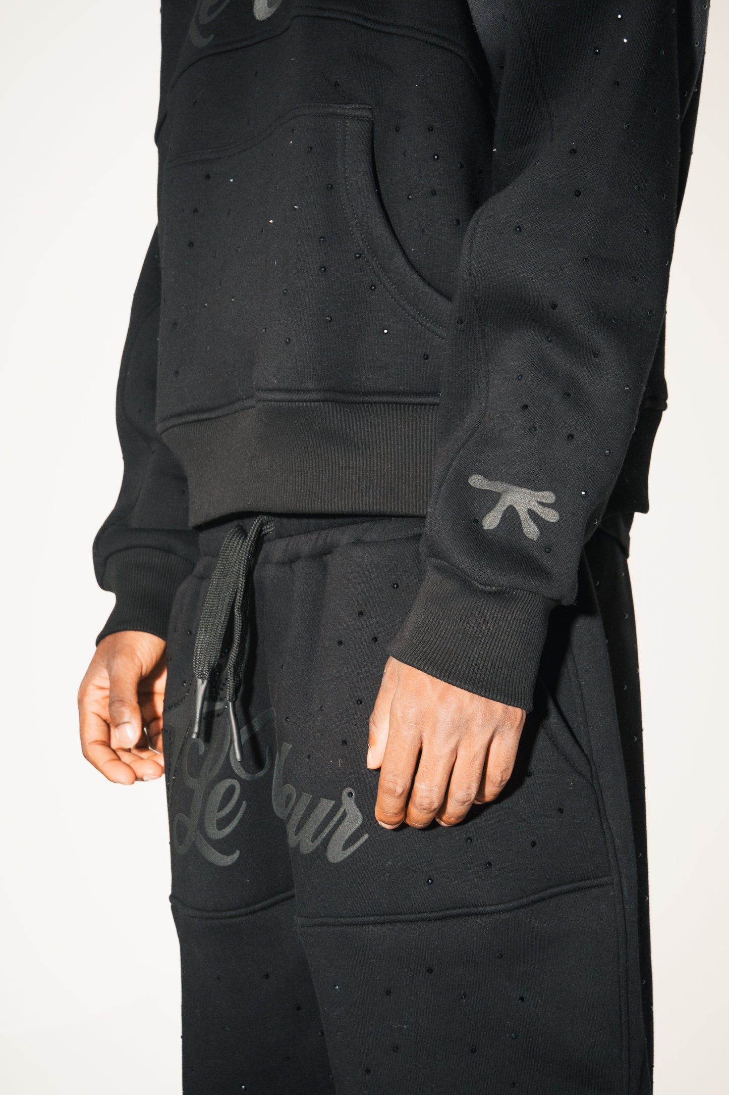 VOLEUR HOODIE + FREE SWEATPANTS