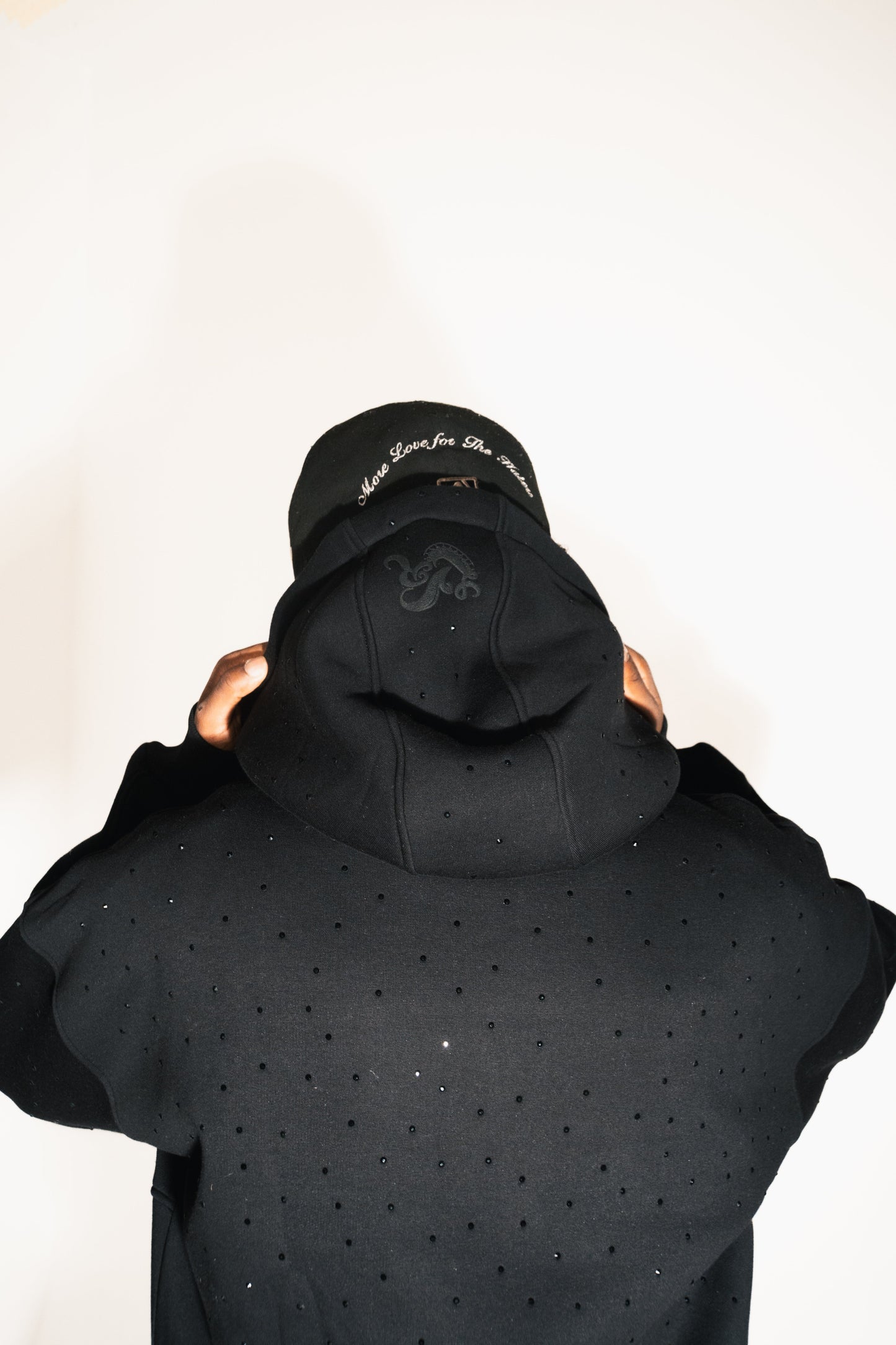 VOLEUR HOODIE + FREE SWEATPANTS